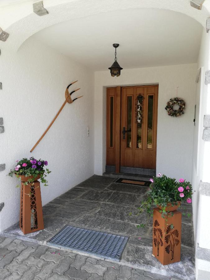 Ferienwohnung Casa Ursina Tujetsch Bagian luar foto